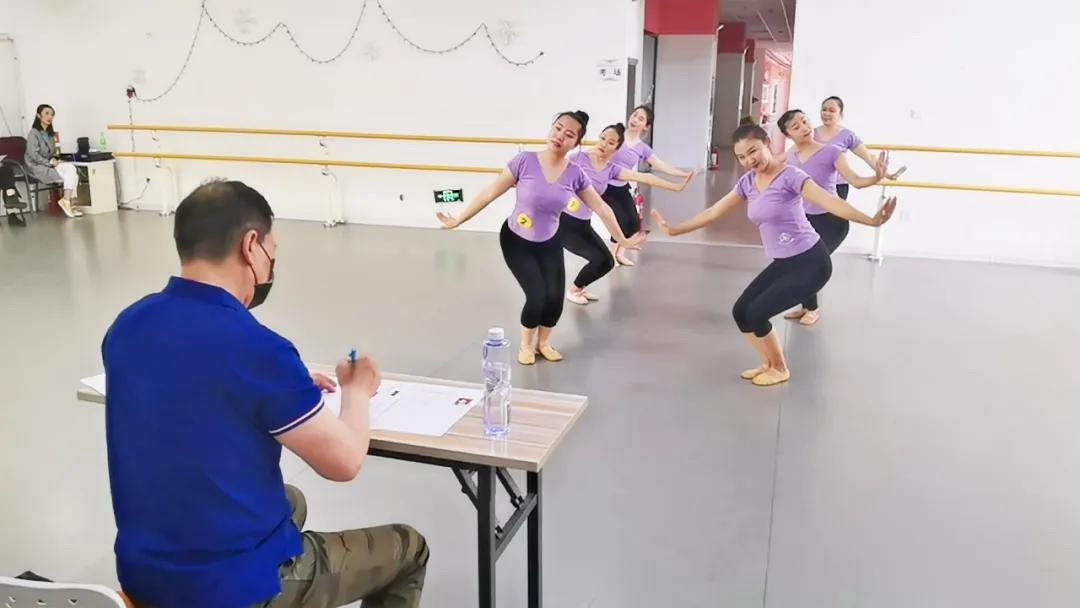 高歌曼舞,高歌舞蹈培训班