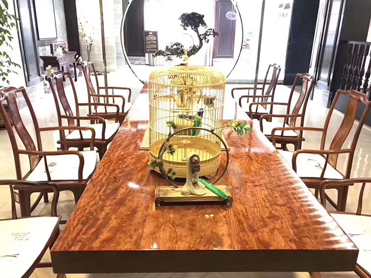 实木大板早几年的很贵,实木大板无处不在