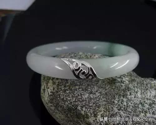 怎么辨别翡翠手镯好坏图解,翡翠手镯好坏最简单方法