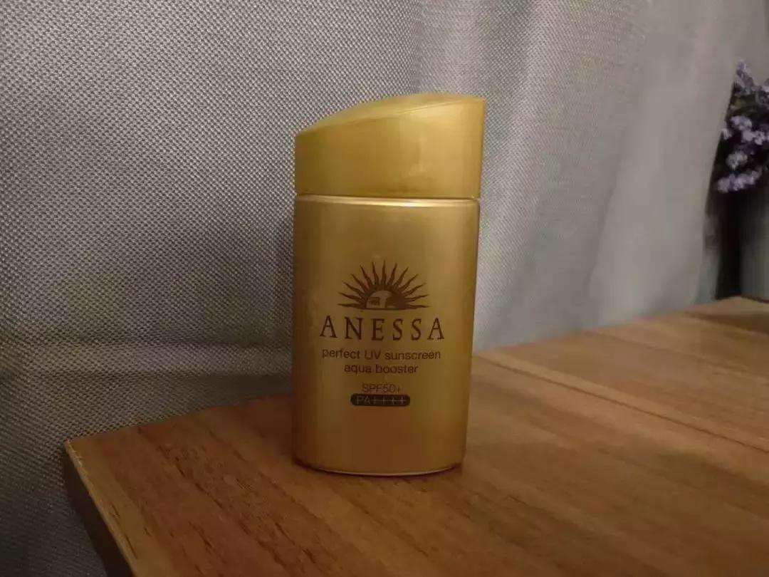 去黑头收缩毛孔草莓鼻,去黑头草莓鼻的护肤品