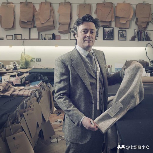 带了1万大洋去伦敦这条街买了条裤子，据说是威廉王子同款