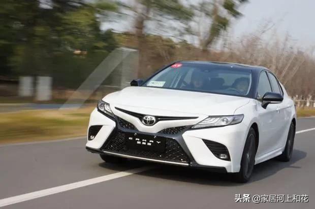 小姨子看上了第八代凯美瑞、买车那天，感觉花哥的“死期”到了