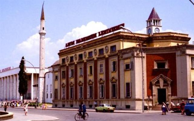 现在阿尔巴尼亚对中国的评价,中国和阿尔巴尼亚怎么分手的