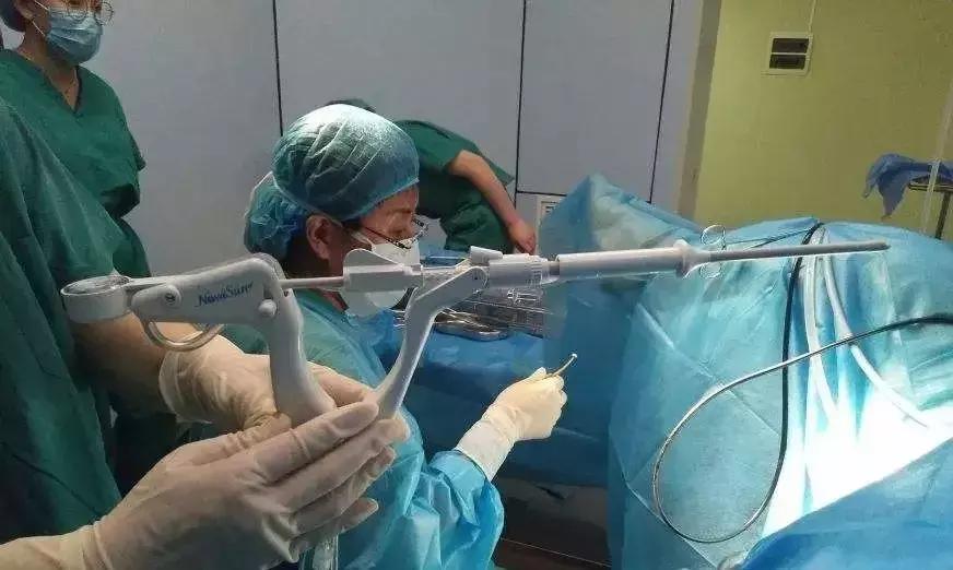 未婚未育做宫腔镜会撑大宫颈吗,宫腔镜手术适合未婚少女做吗