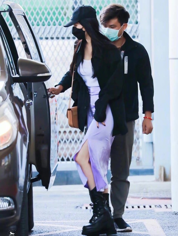 杨幂穿的新中式棉服同款,杨幂最近穿的阿迪达斯外套