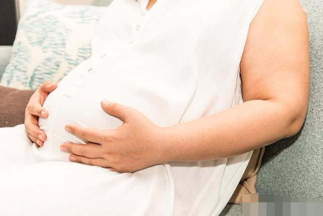 孕期烧心怎么缓解有4种方法,胃酸胃胀烧心吃什么食物比较合适