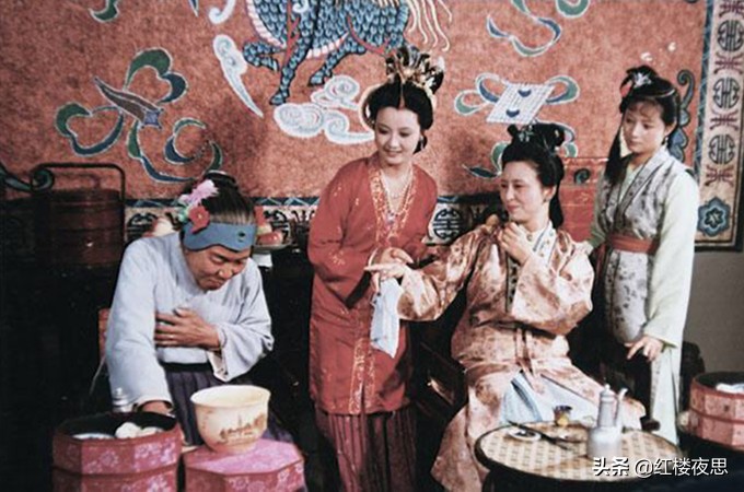 红楼梦王熙凤善待刘姥姥判词,刘姥姥真正进了贾府几次