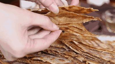 温水和面可以做红糖芝麻饼,红糖面粉芝麻牛奶怎么做饼好吃