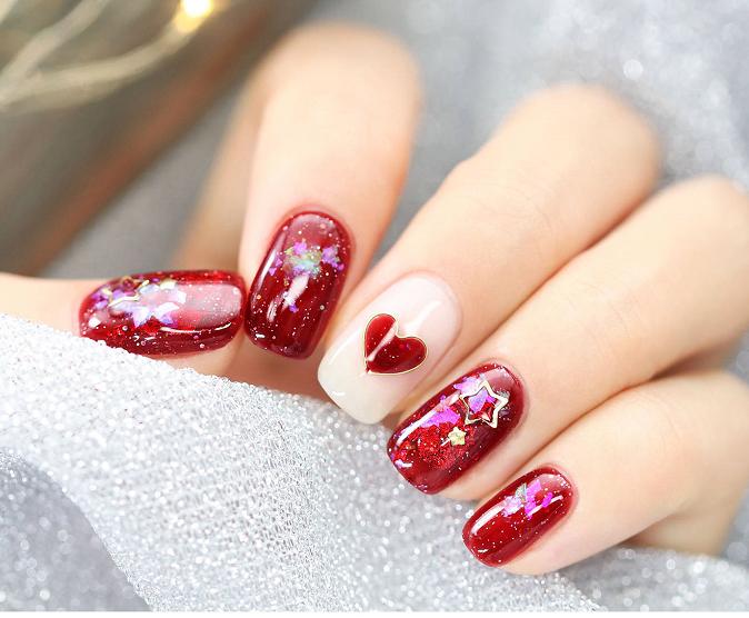 仙气女神范的红色亮片美甲，给你的“红指甲”加点仙气吧！