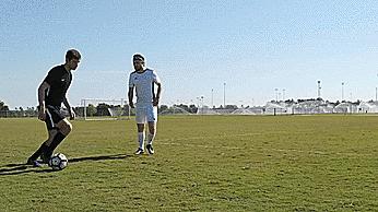 巴西足球十大过人高手,巴西球星莱昂纳多过人