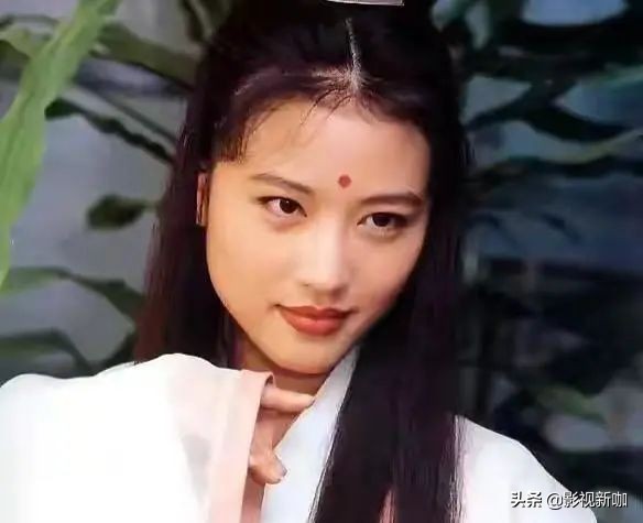 许久未见女友,周海媚谈恋情观