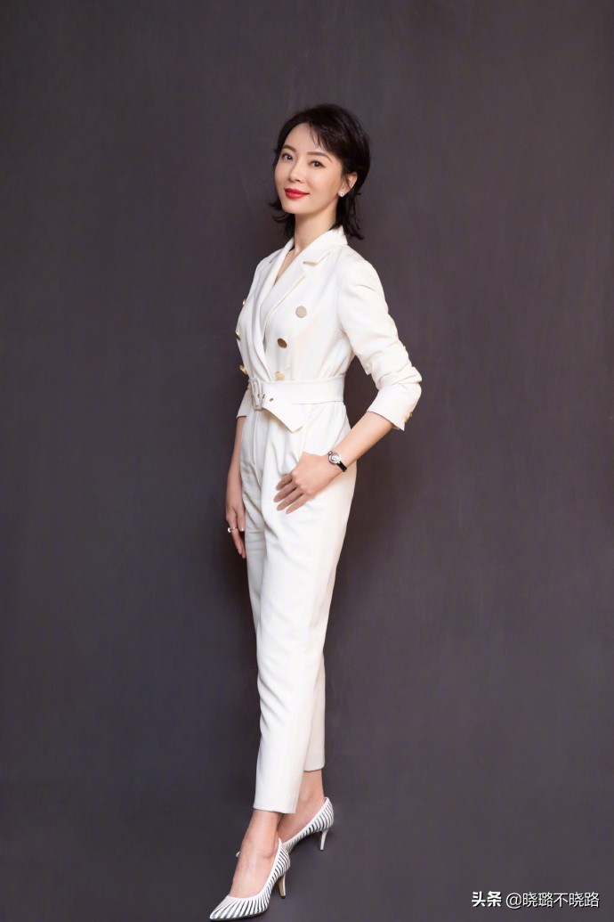 今年最流行的阔腿裤女款米色,新款裤子女最流行的阔腿裤