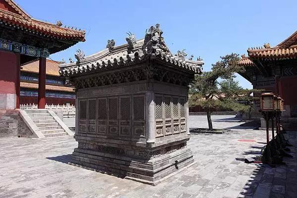 世界上最奢华的宫殿是什么宫殿,世界上现存最大最完整的木质宫殿