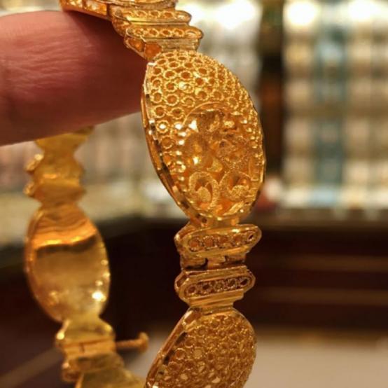 黄金饰品可以和什么饰品搭配,黄金饰品搭配技巧和方法图片