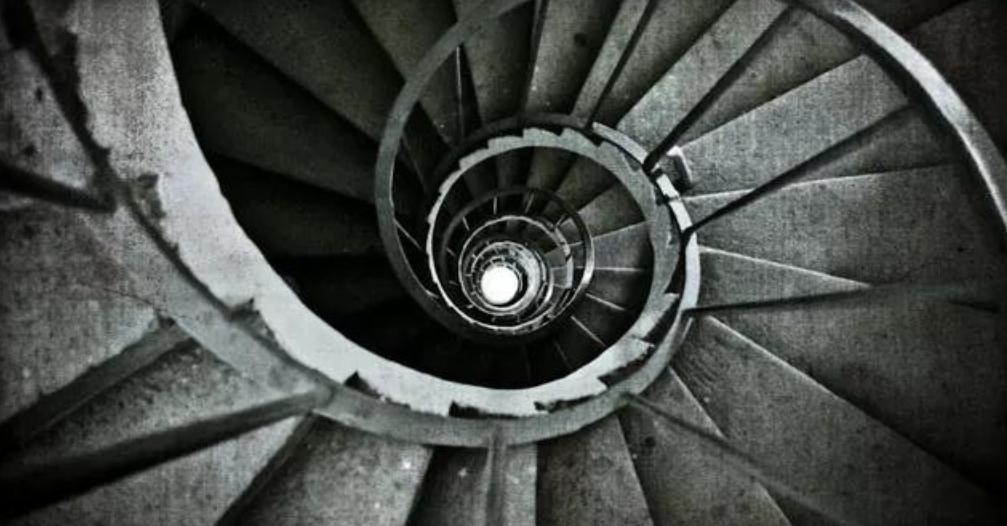 被困在电脑里的人类如何返回现实,被困在监狱里的人类