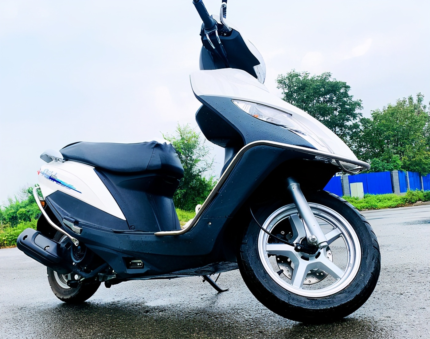 铃木uu125百年纪念版骑行感受,铃木uu125缺点与不足