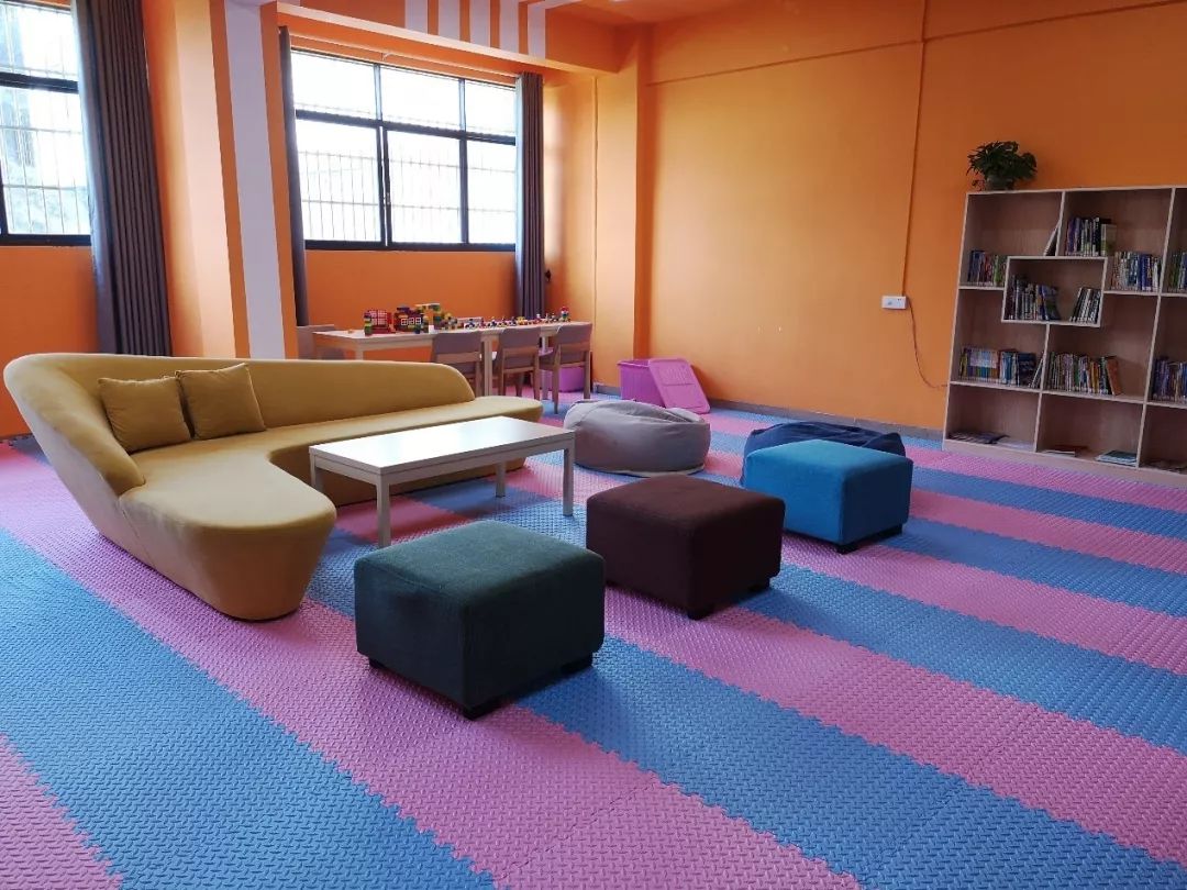 同时期内马尔和梅西,内马尔队和梅西队比赛