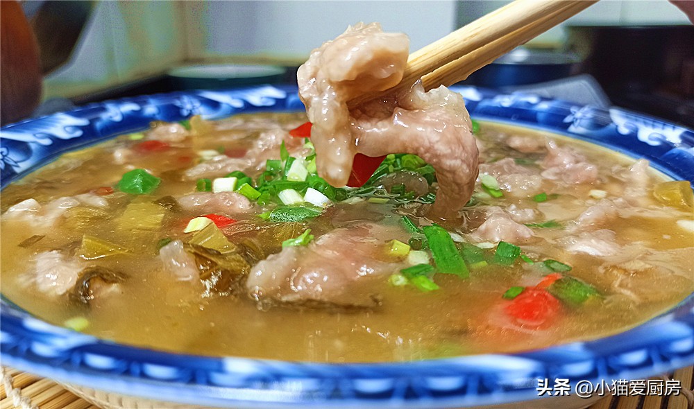 四川酸菜炒肉的家常做法,四川酸菜滑肉汤的正宗做法