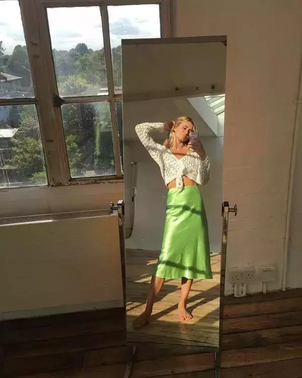 欧阳娜娜黄褐发色,2022年最流行显白的颜色