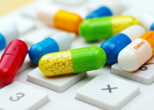 上厕所时尿液发臭什么原因,上厕所尿液比较浑浊是什么原因