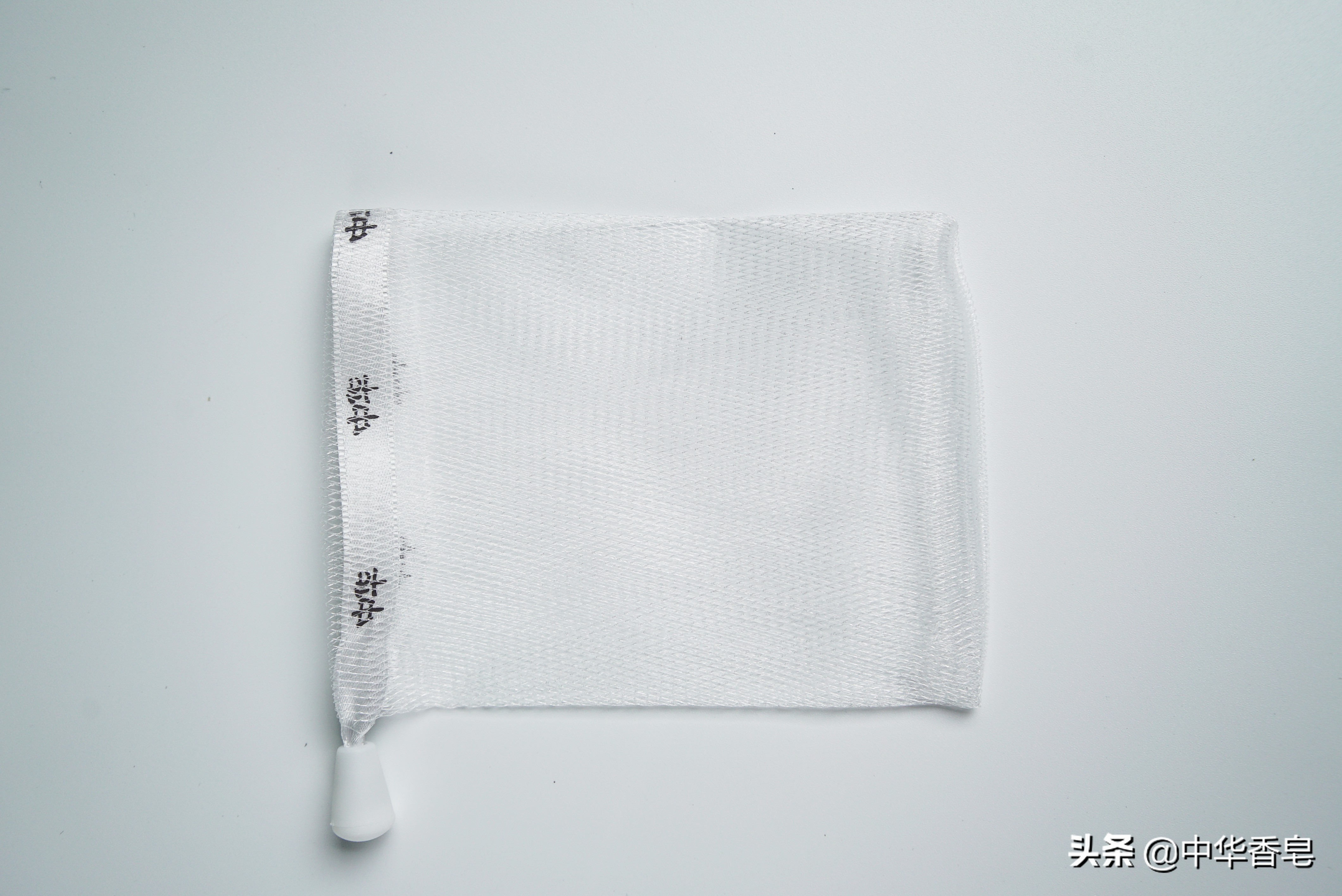 用肥皂洗头好还是用洗发水洗头好,香皂洗头和洗发水洗头哪个好