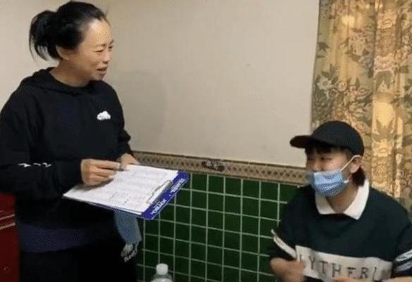 黄绮珊和那英哪个厉害,黄绮珊从出道到45岁翻红前的经历