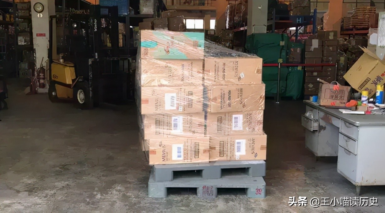 外交特权背后的黑暗：蔡英文团队曾利用专机*私走**26415条香烟