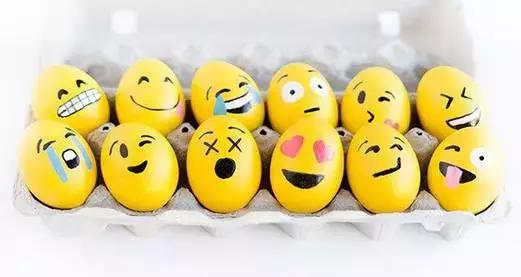 鸡蛋壳手工作品创意幼儿园,碎鸡蛋壳手工粘贴画动物图案