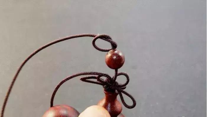 换珠串绳子最快的方法,换绳打结的方法视频