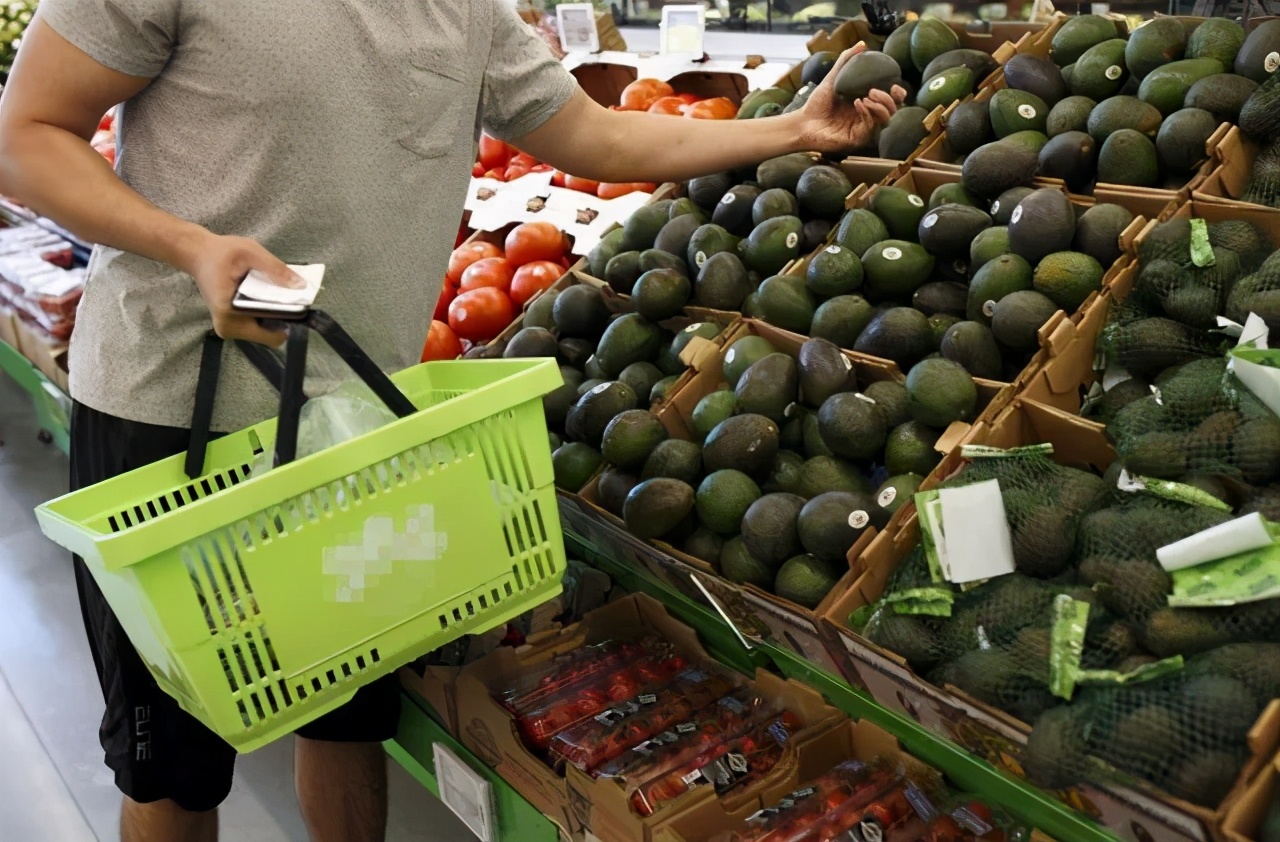 50元一斤草莓被骗,一颗60元白色草莓