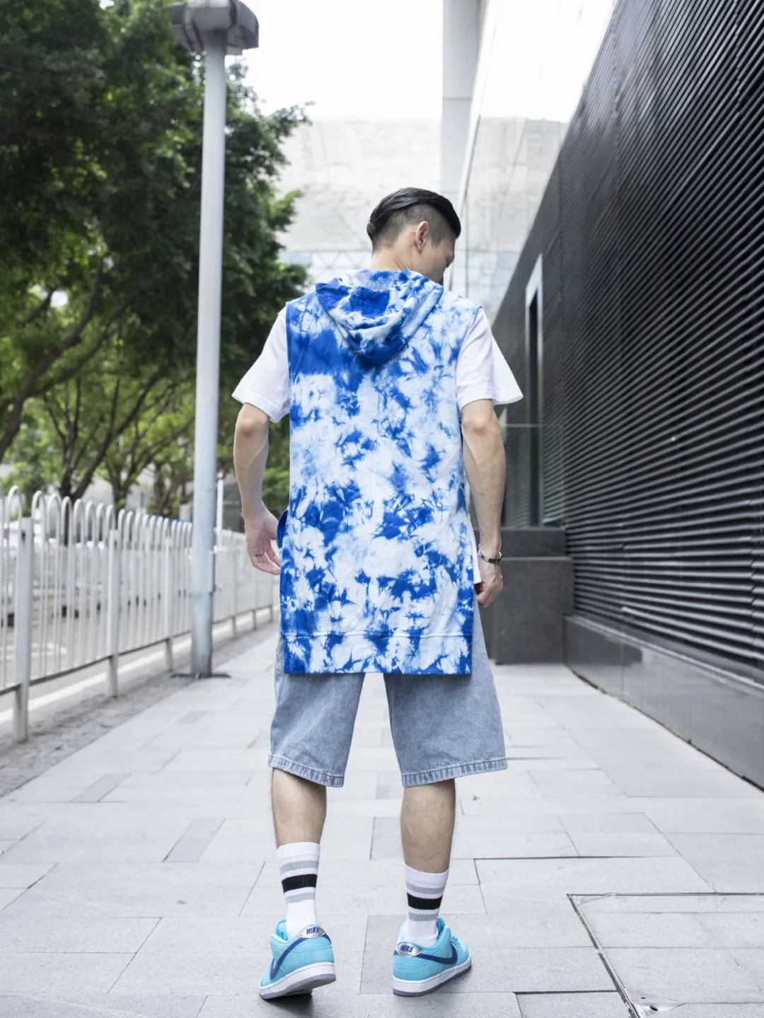 什么颜色的扎染好看,穿搭蓝色系过年