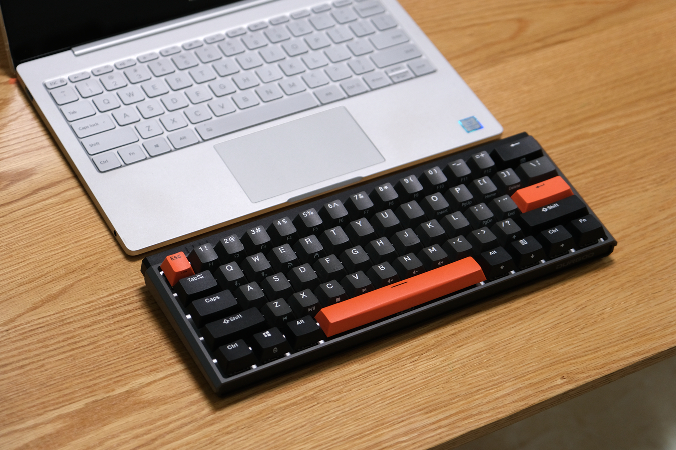 杜伽键盘k330w开箱,机械革命k330键盘