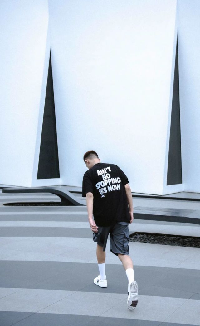 秘！陈冠希和神秘大佬一起拍的Vlog视频，深扒一下，手慢无