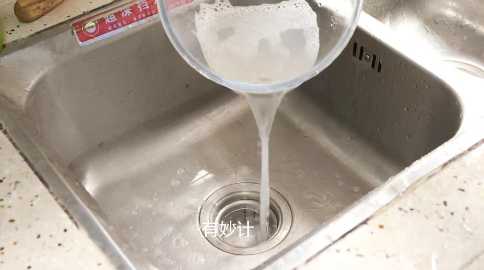 洗衣粉和白糖放在一起，解决家庭大难题，简单又实用，快学起来