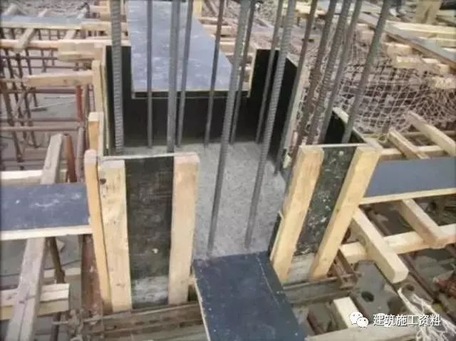 地下室模板施工技术交底,幕墙施工技术交底模板