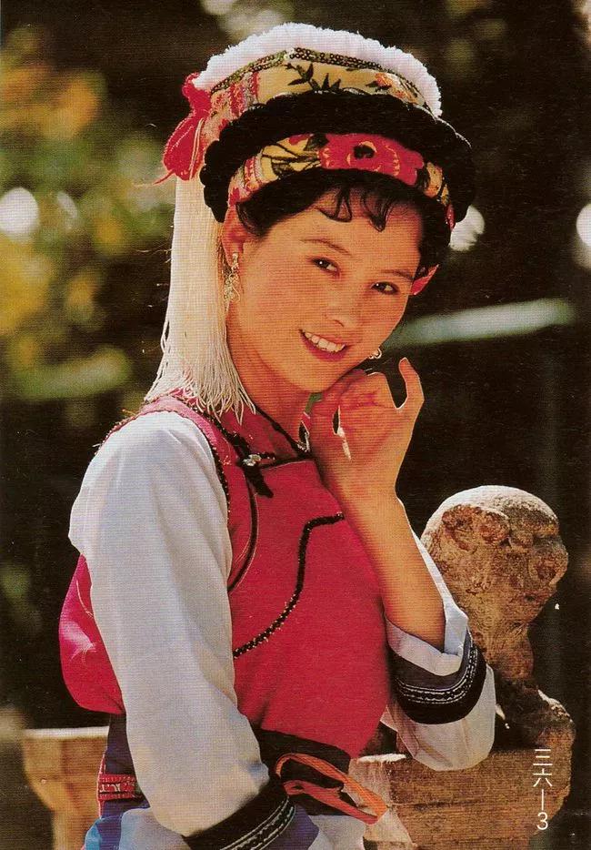 云南少数民族服饰图片,最好看的云南民族服饰