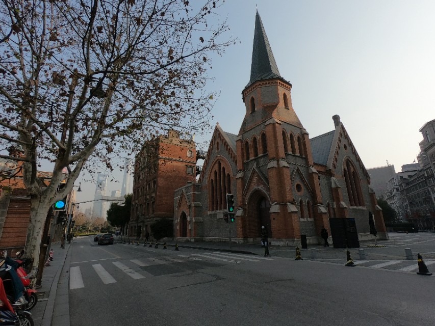 实拍上海干净的街道市容，不愧是一线城市，和你心中的魔都一样吗
