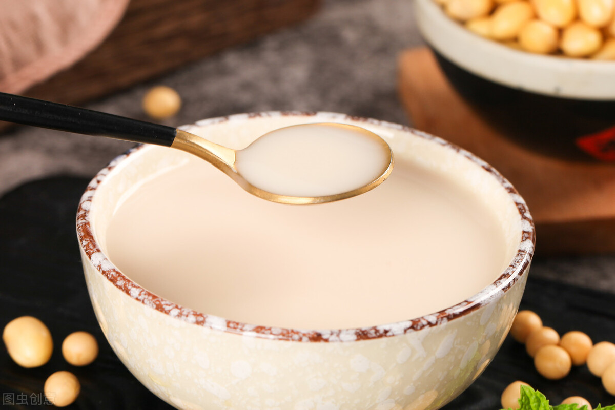 打豆浆豆子是煮还是蒸的好,熟豆子打豆浆正确方法