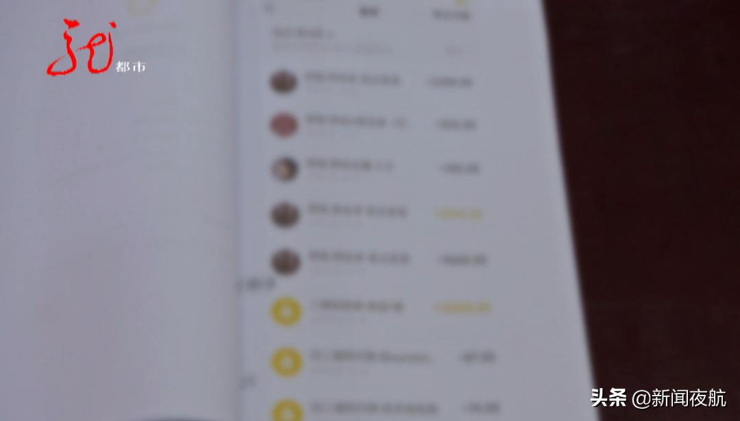 长得像鬼娃娃的网红,长得像鬼的女主播