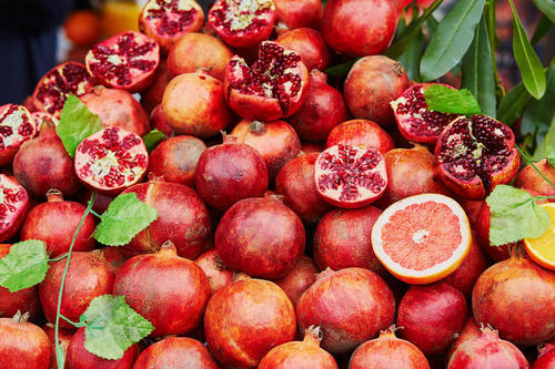 石榴盆景养护小视频,石榴盆景怎么养护和管理