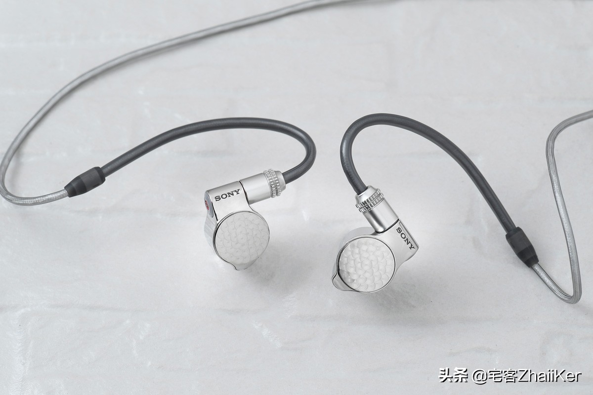 索尼黑砖配什么耳机最佳,索尼颈挂式耳机十佳评测