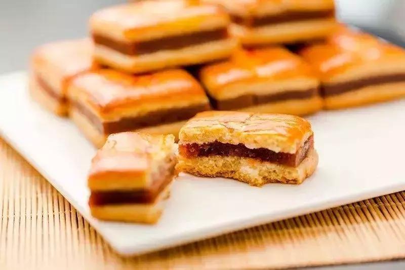 天津特色小吃被称为津门三绝 (天津风味小吃中的三绝之一)