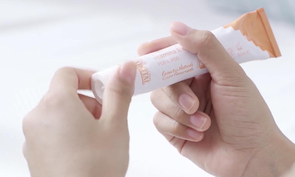 精油和水乳使用顺序,护发精油的正确使用顺序