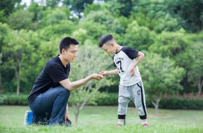 孩子一根筋跟傻了似的怎么办,孩子一根筋怎么都说不通怎么办