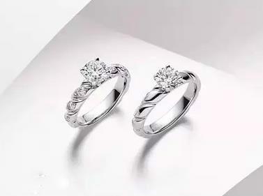 灏氱編宸撮粠鏄庢槦鍚屾,灏氱編宸撮粠棣栭グ娆惧紡鏍囧織