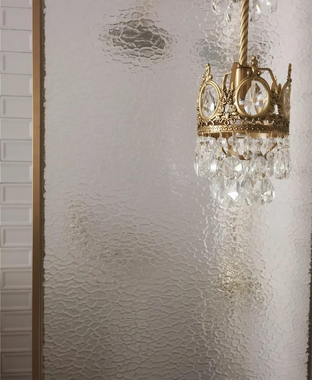 卫生间玻璃隔断效果图长虹玻璃,办公桌隔断长虹玻璃效果图