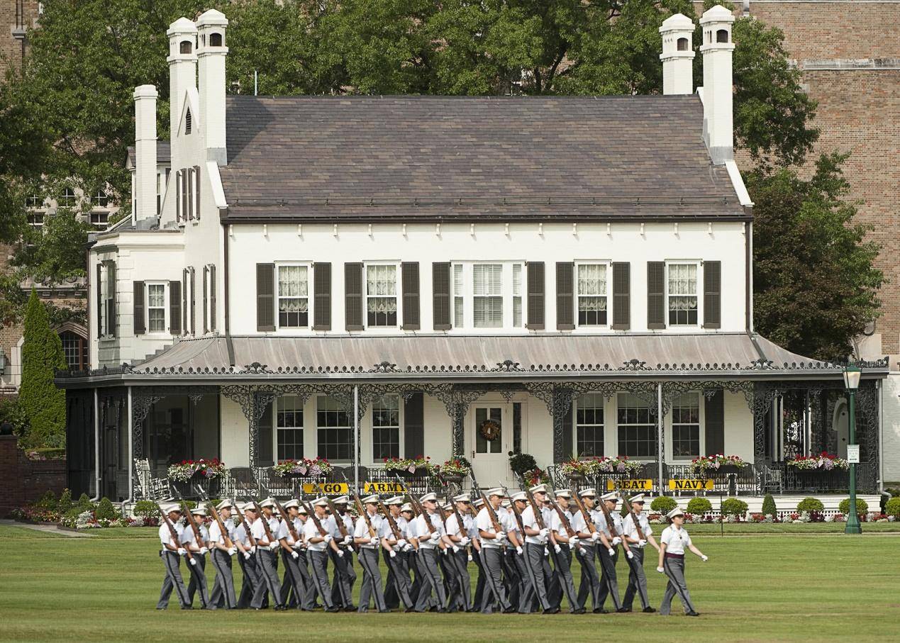 巨富黄任中,黄任中离开林青霞原因