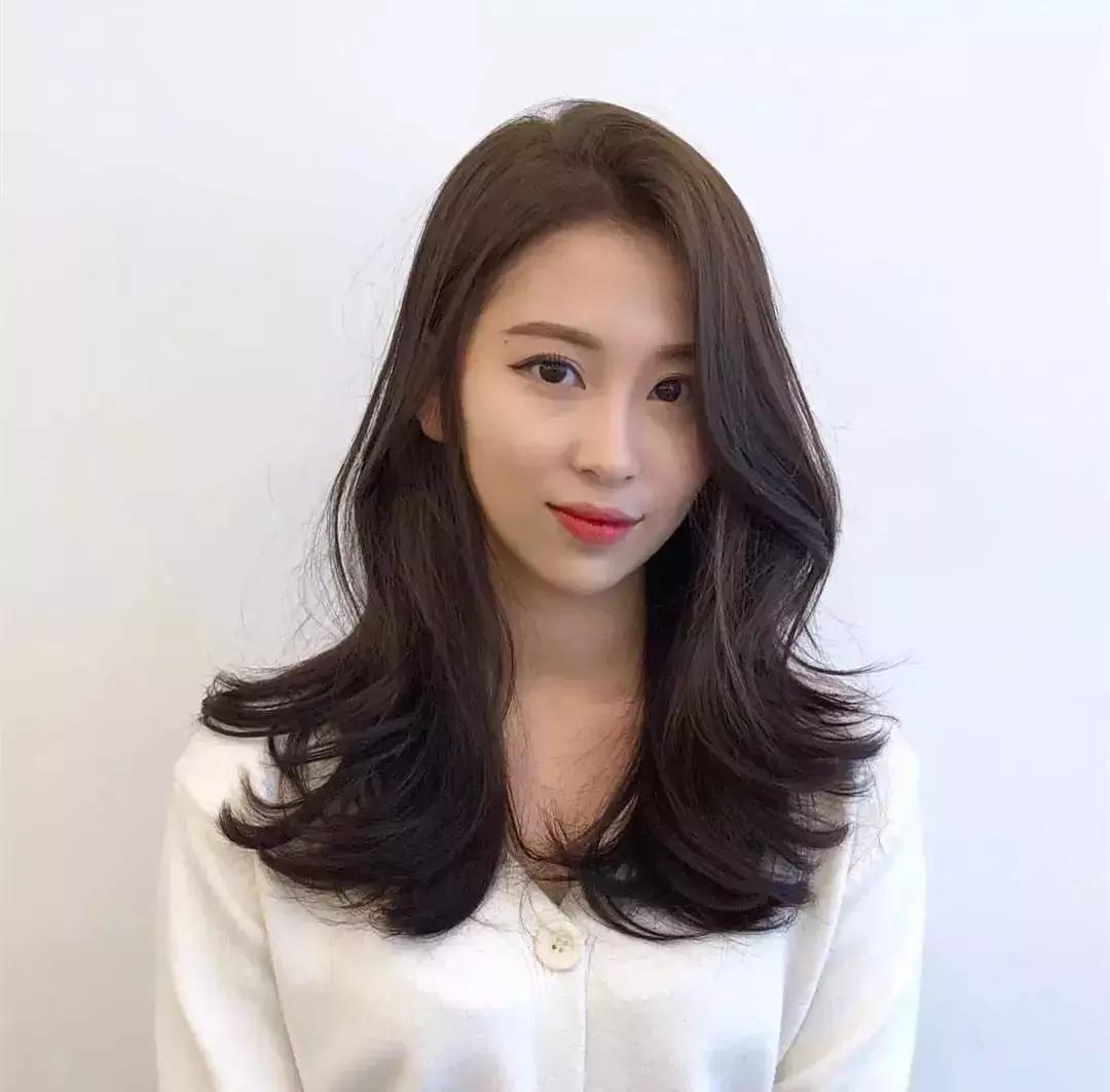 适合大脸的短发发型女最新,大脸妹子最适合的四款发型