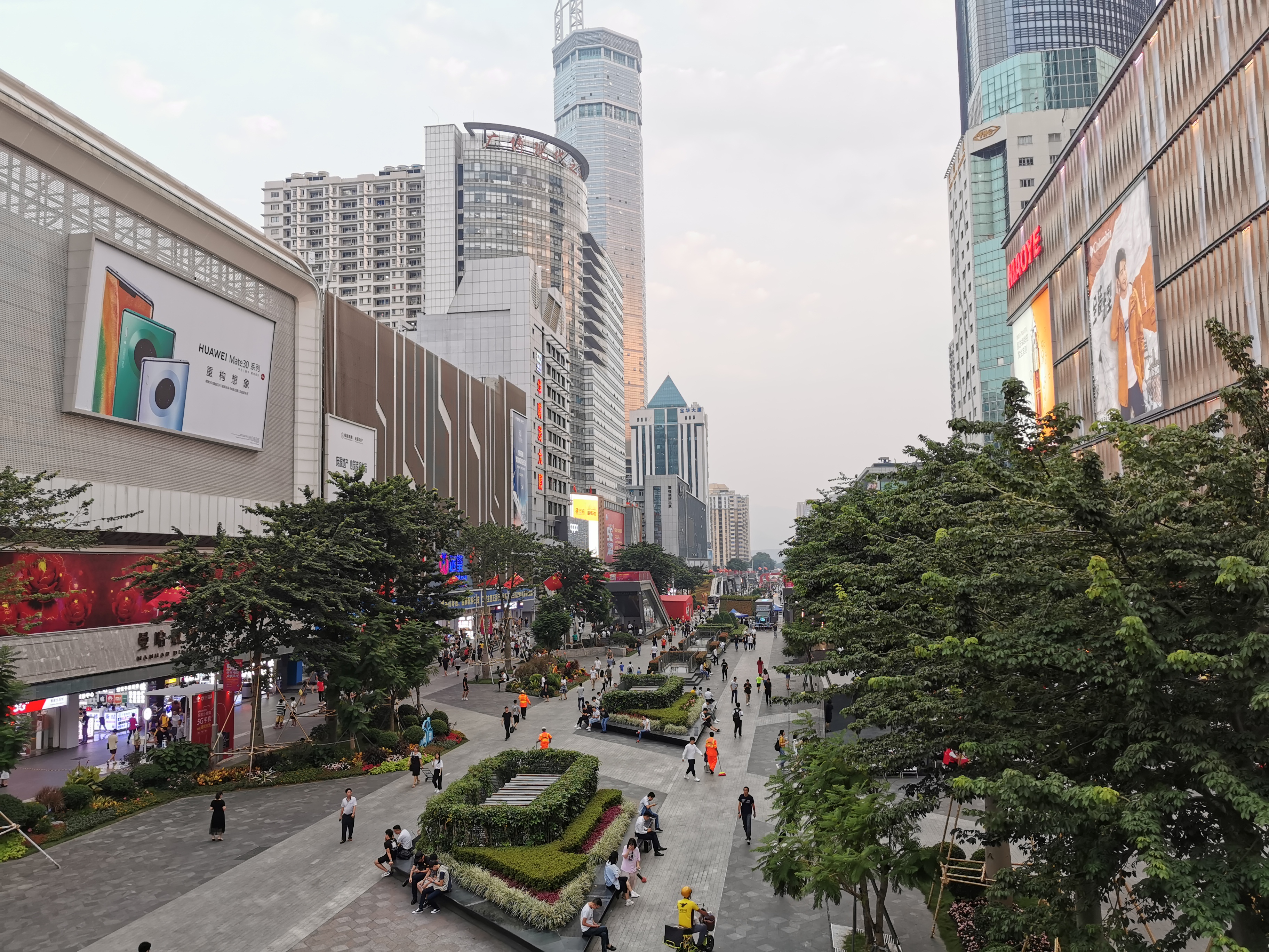 深圳华强北号称中国电子第一街,深圳华强北商业街攻略