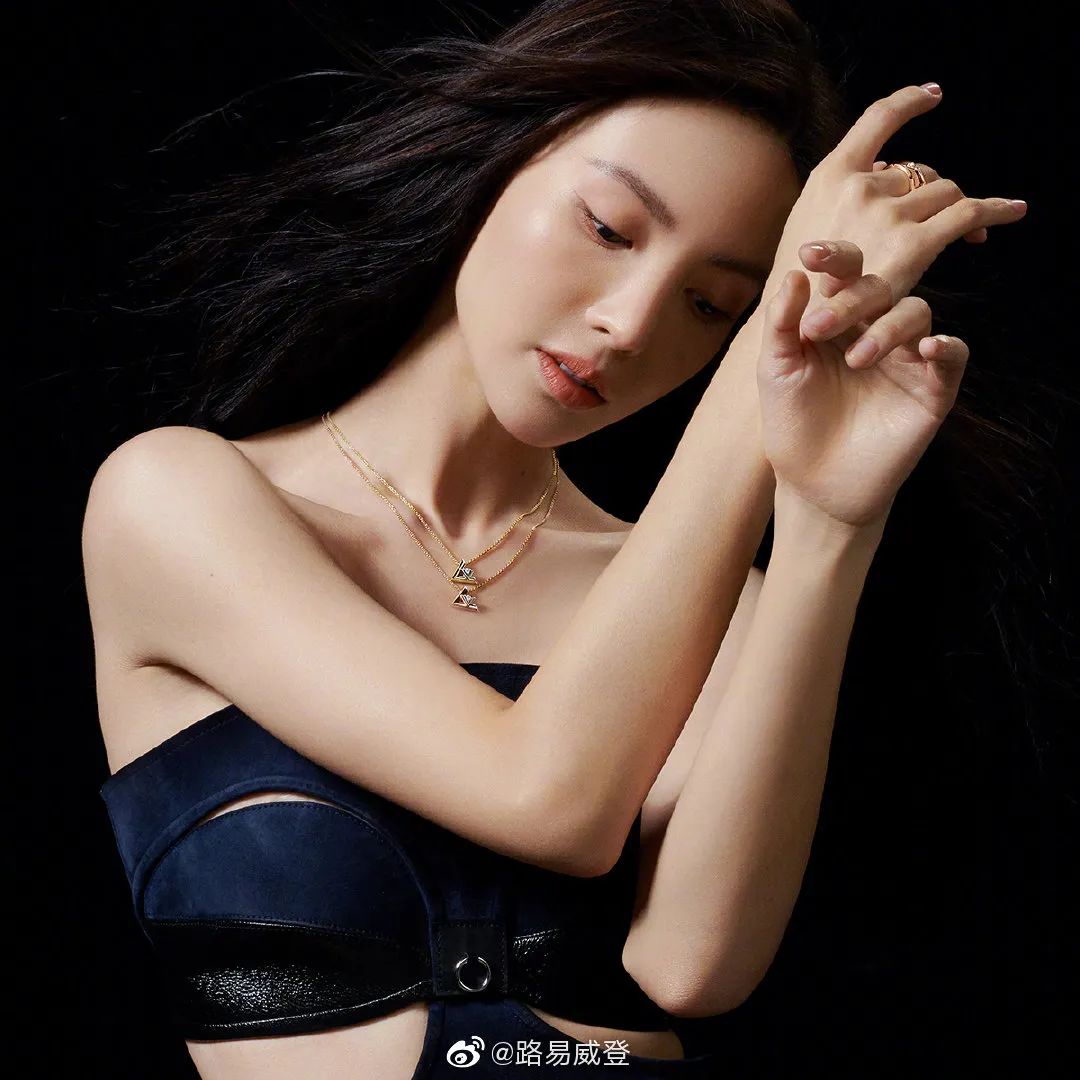 各美妆品牌怎么官宣代言人,国产美妆品牌代言人有哪些